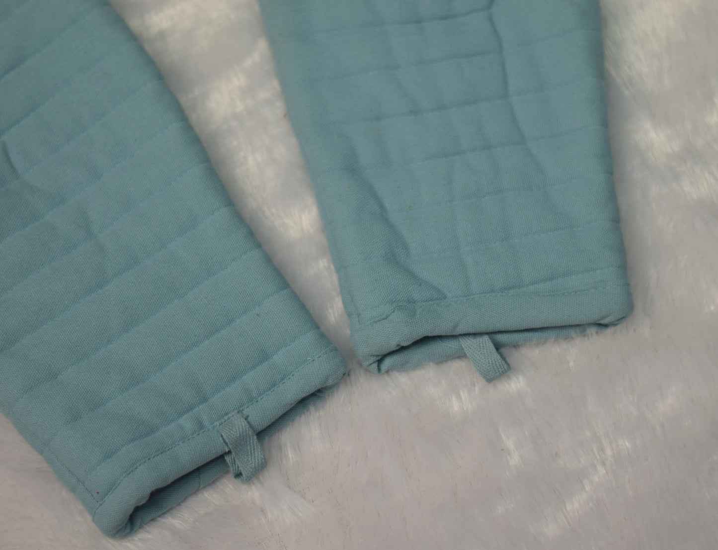 Soft Blue Cotton Quilted Oven Gloves – Heat Resistant Kitchen Mitts (Set of 2)