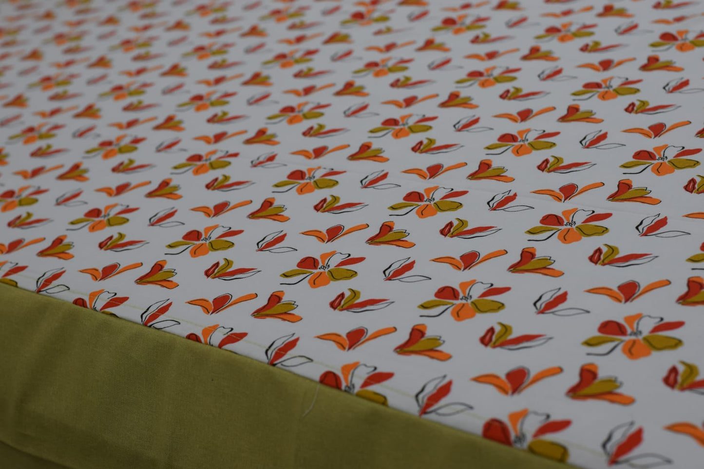 Floral Print King Size Bedspread with Solid Green Border – Soft & Elegant