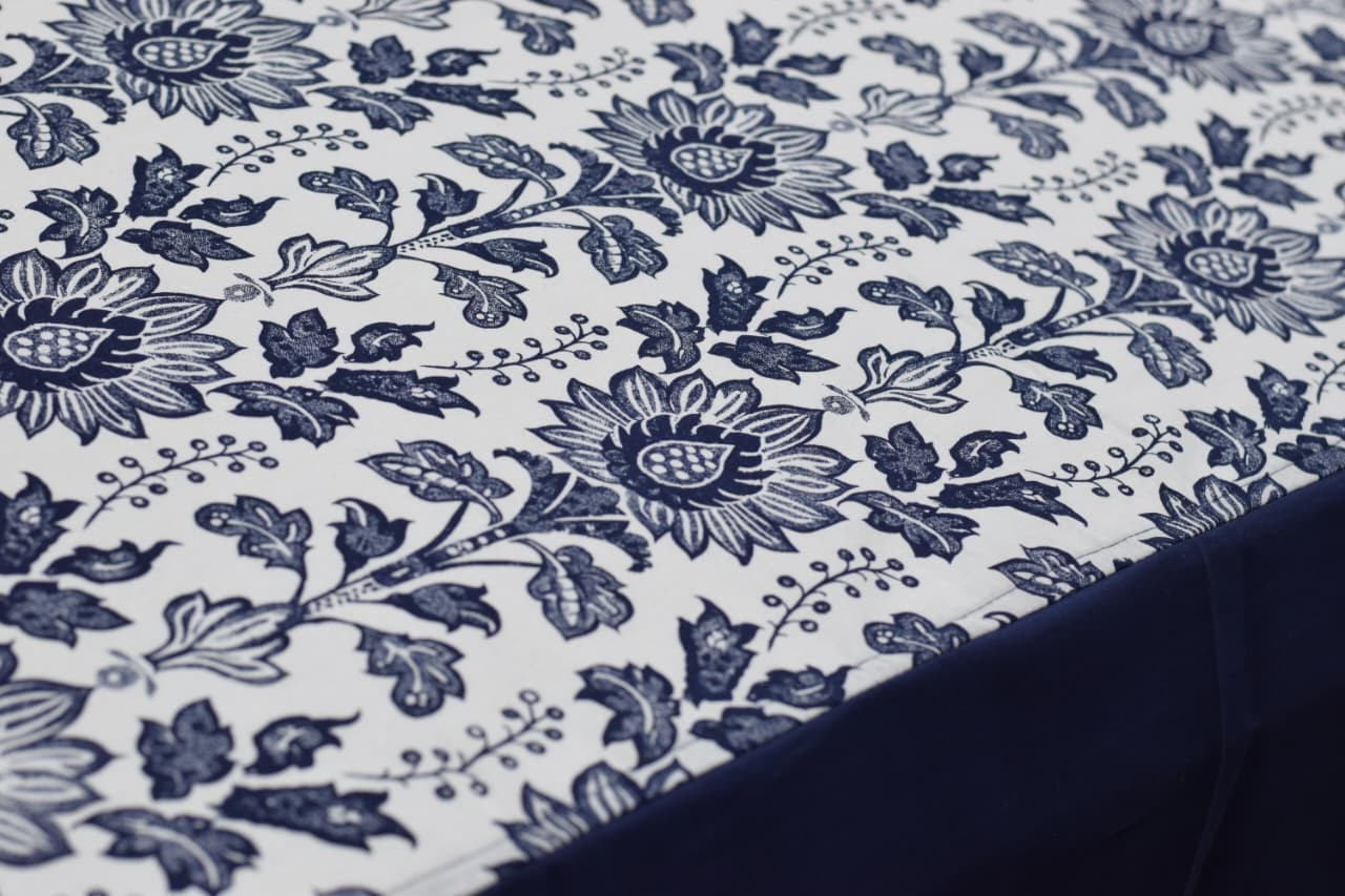 Elegant Blue Floral King Size Bedspread with Matching Pillow Covers