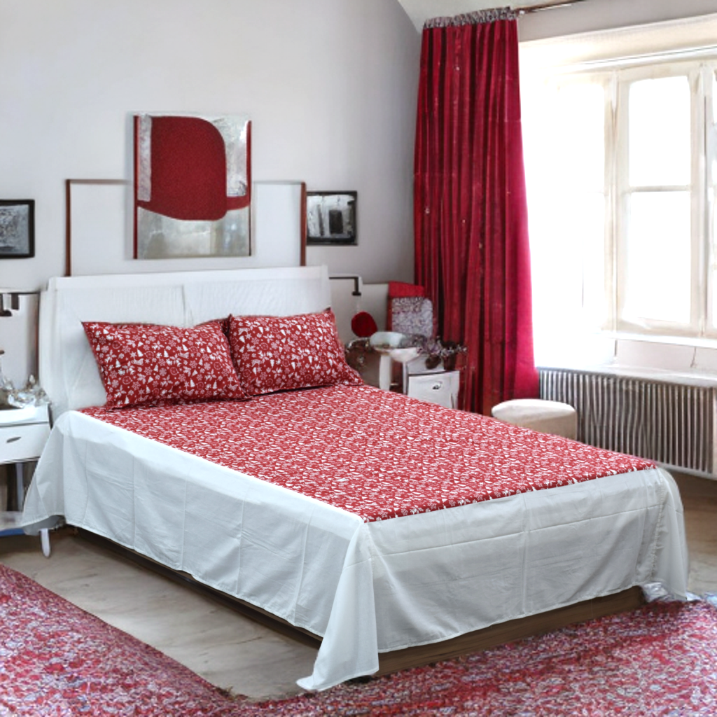 Festive Red Christmas Print King Size Cotton Bed Sheet with Pillow Covers