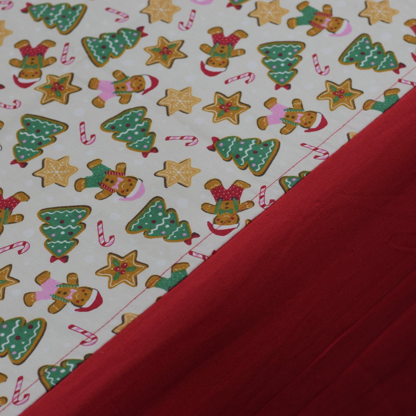 Christmas Festive King Size Bedsheet Set – Gingerbread & Tree Print