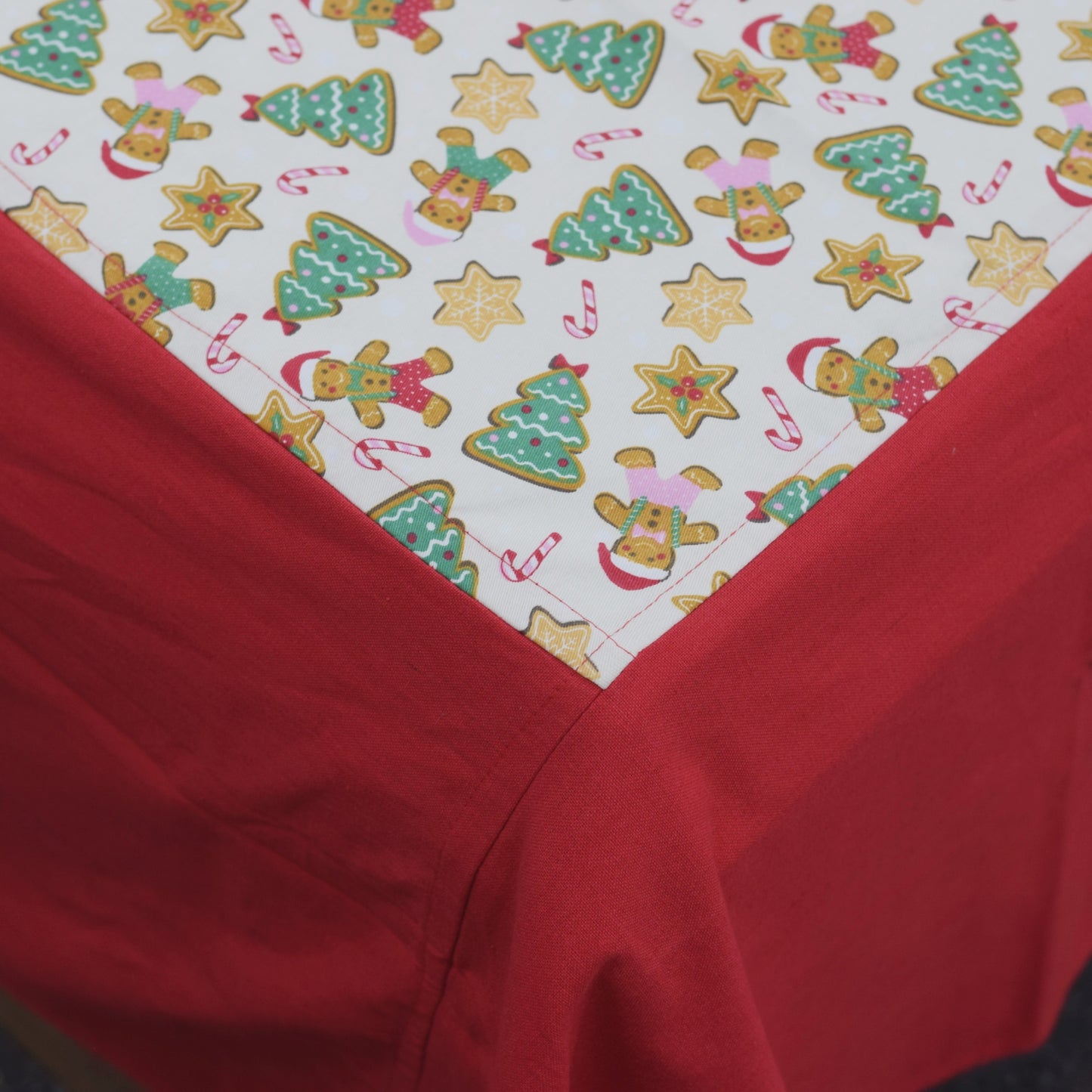 Christmas Festive King Size Bedsheet Set – Gingerbread & Tree Print