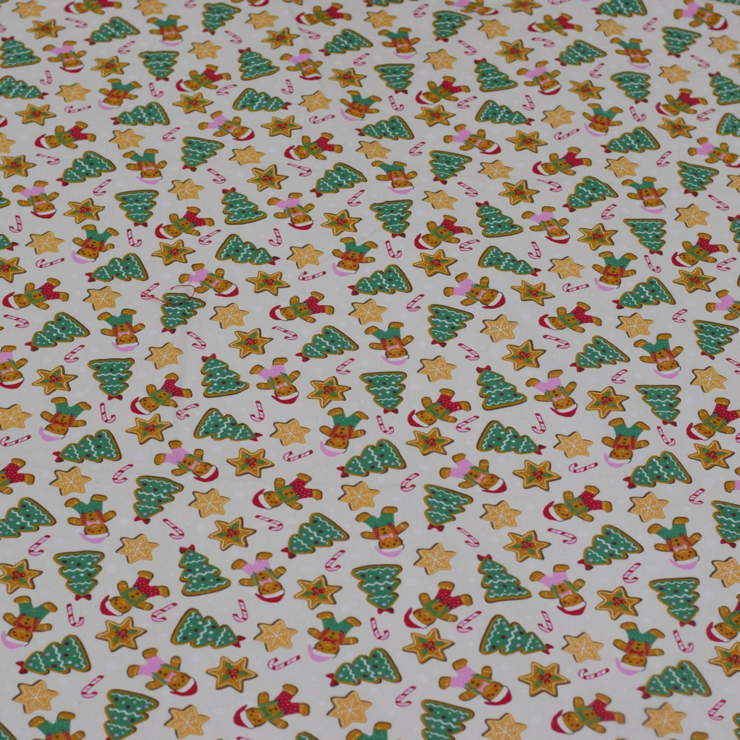 Christmas Festive King Size Bedsheet Set – Gingerbread & Tree Print