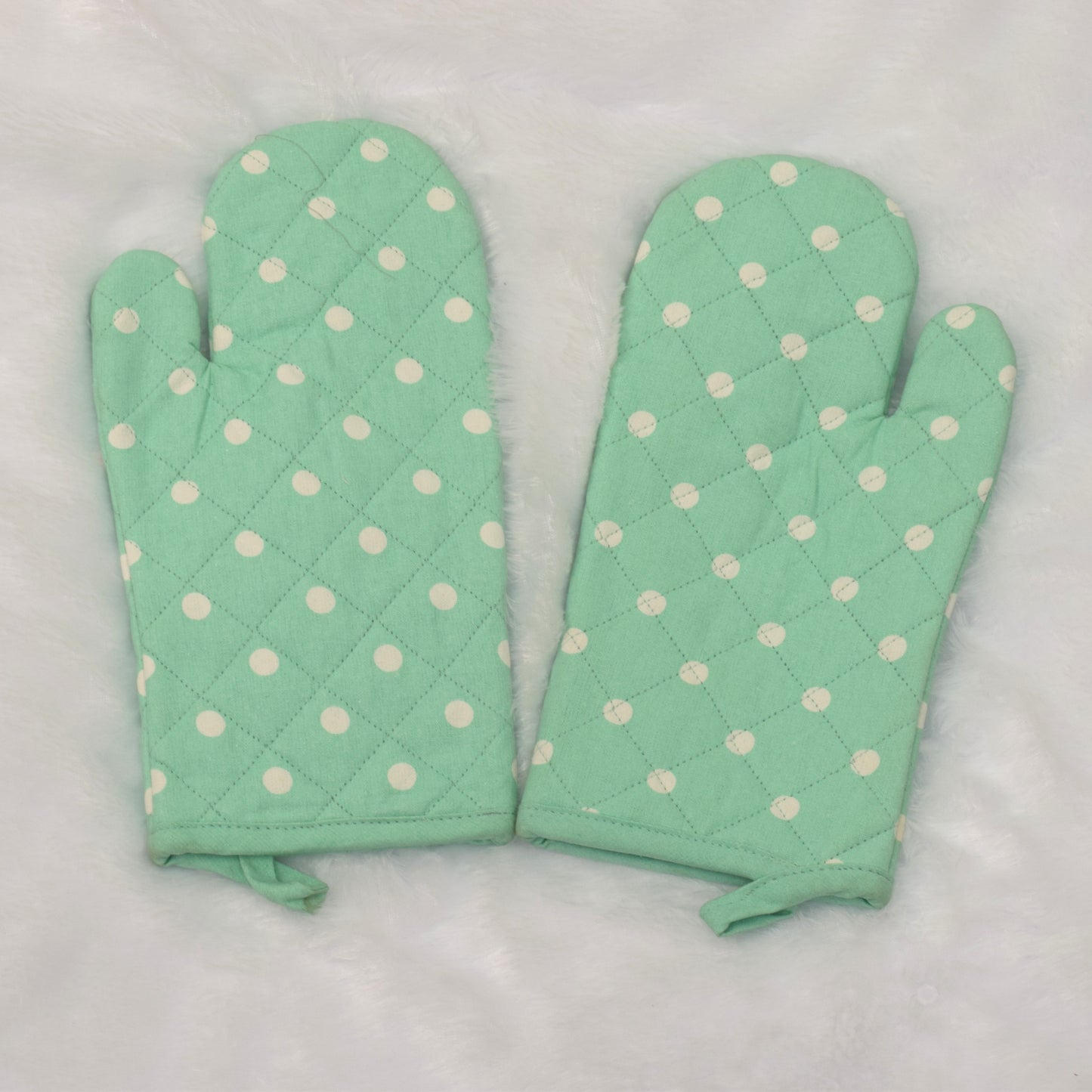 Polka Dot Quilted Cotton Oven Gloves – Heat Resistant Kitchen Mitts (Set of 2)