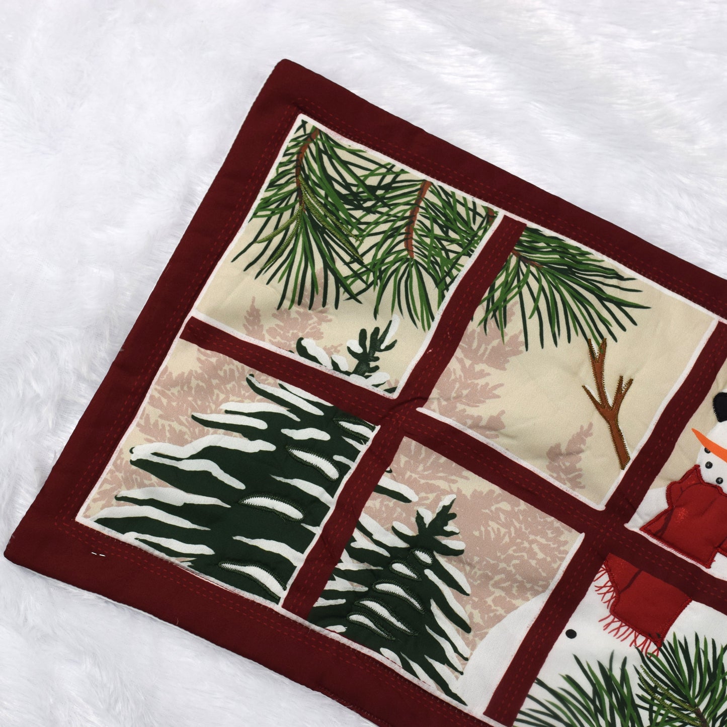 Festive Snowman Window View Christmas Table Mat – 20 x 14 Inch