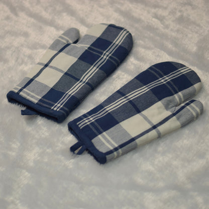 Blue & White Checkered Cotton Oven Gloves – Heat Resistant Kitchen Mitts (Set of 2)