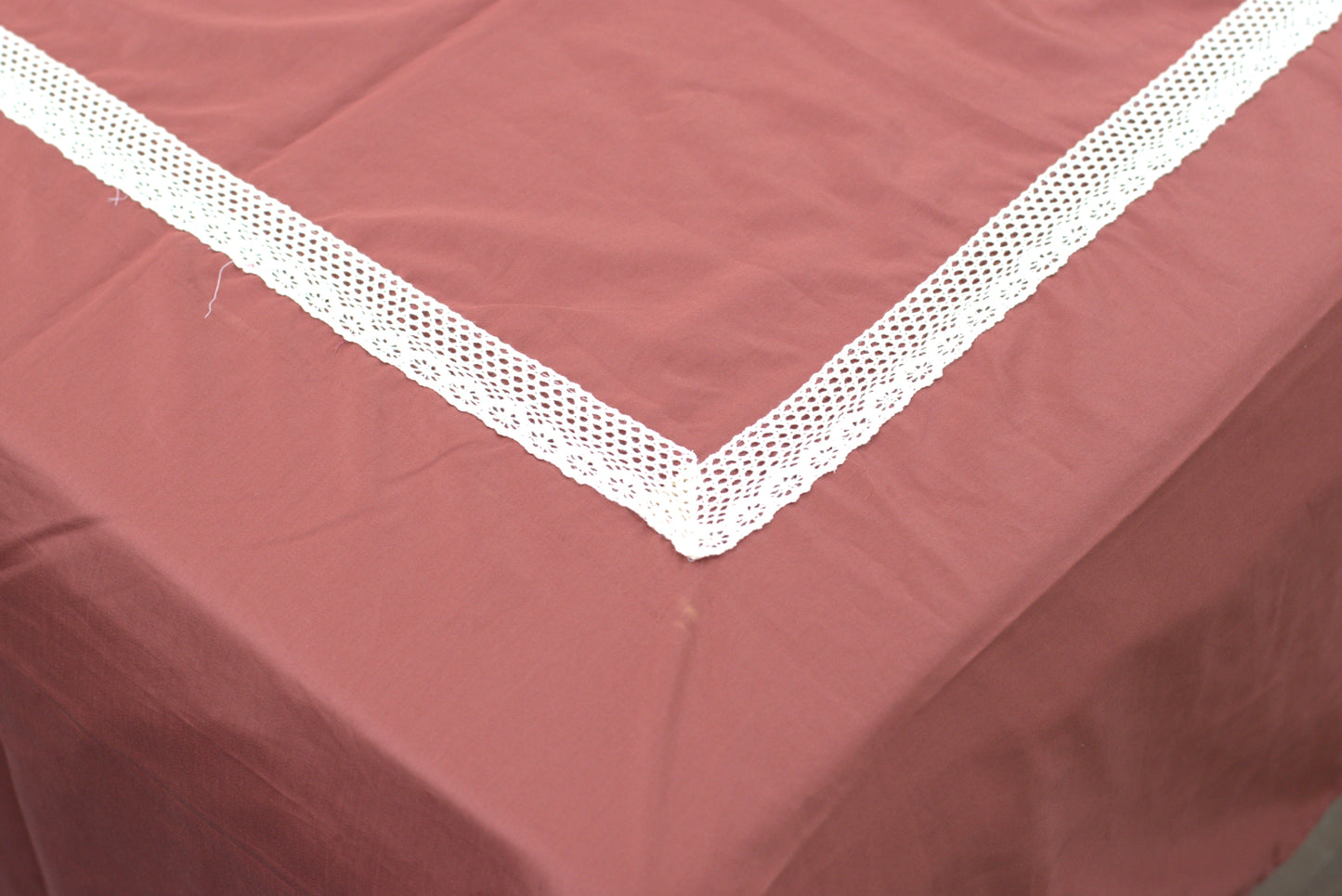 King Size Rose Patchwork Cotton Bedspread with Lace Border (2 Pillow Covers Included)