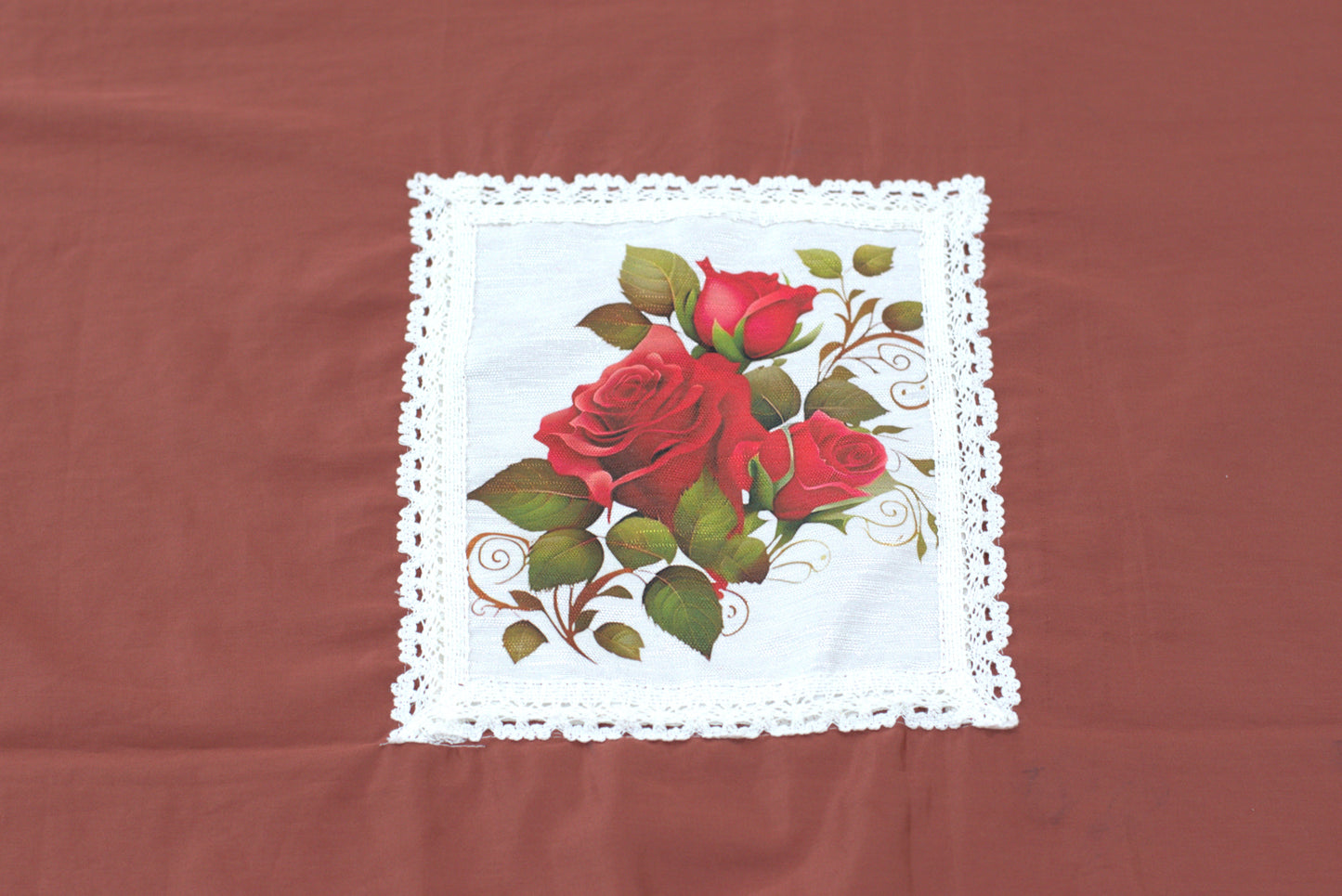 King Size Rose Patchwork Cotton Bedspread with Lace Border (2 Pillow Covers Included)