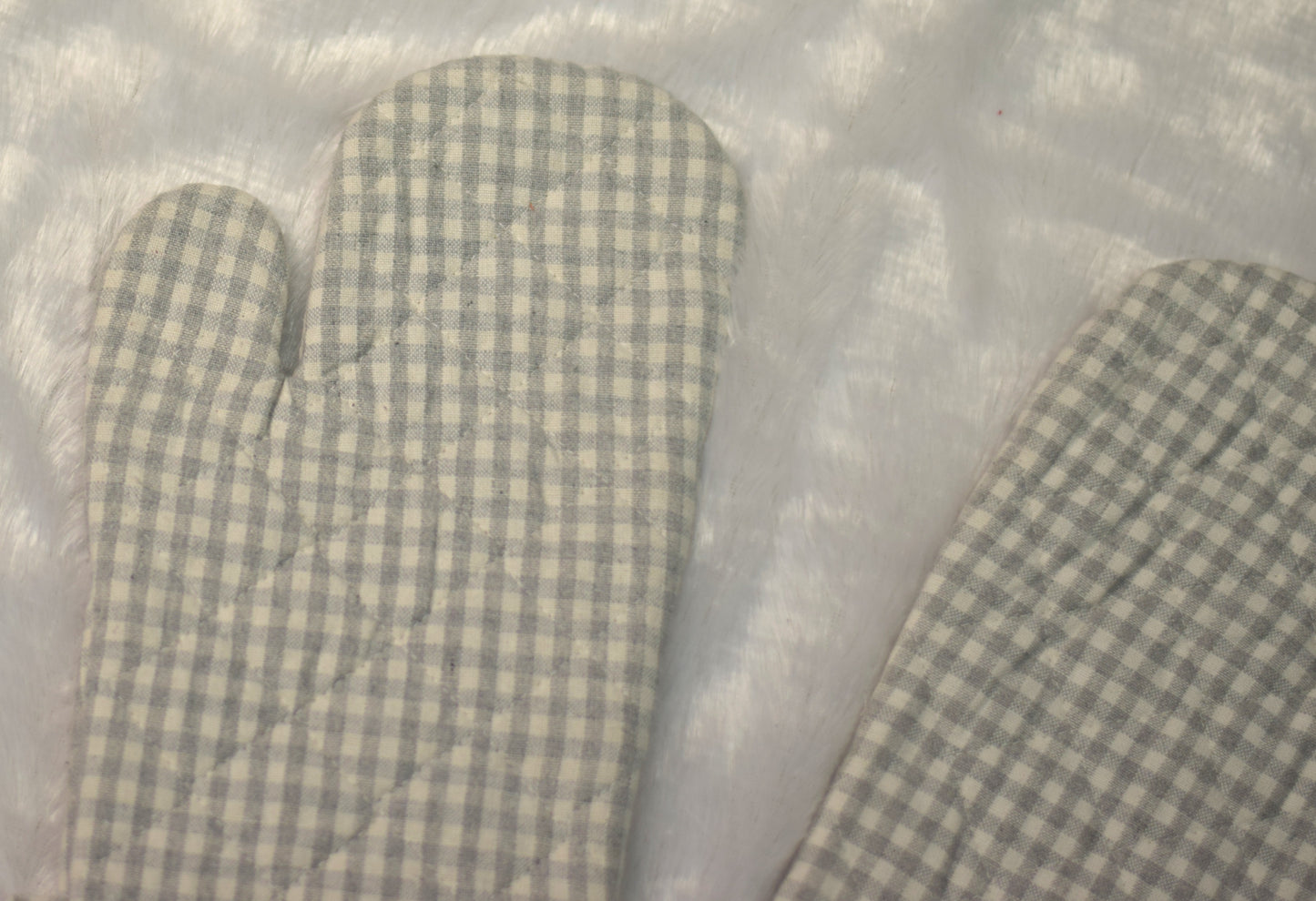 Grey Checkered Cotton Oven Gloves – Heat Resistant Kitchen Mitts (Set of 2)