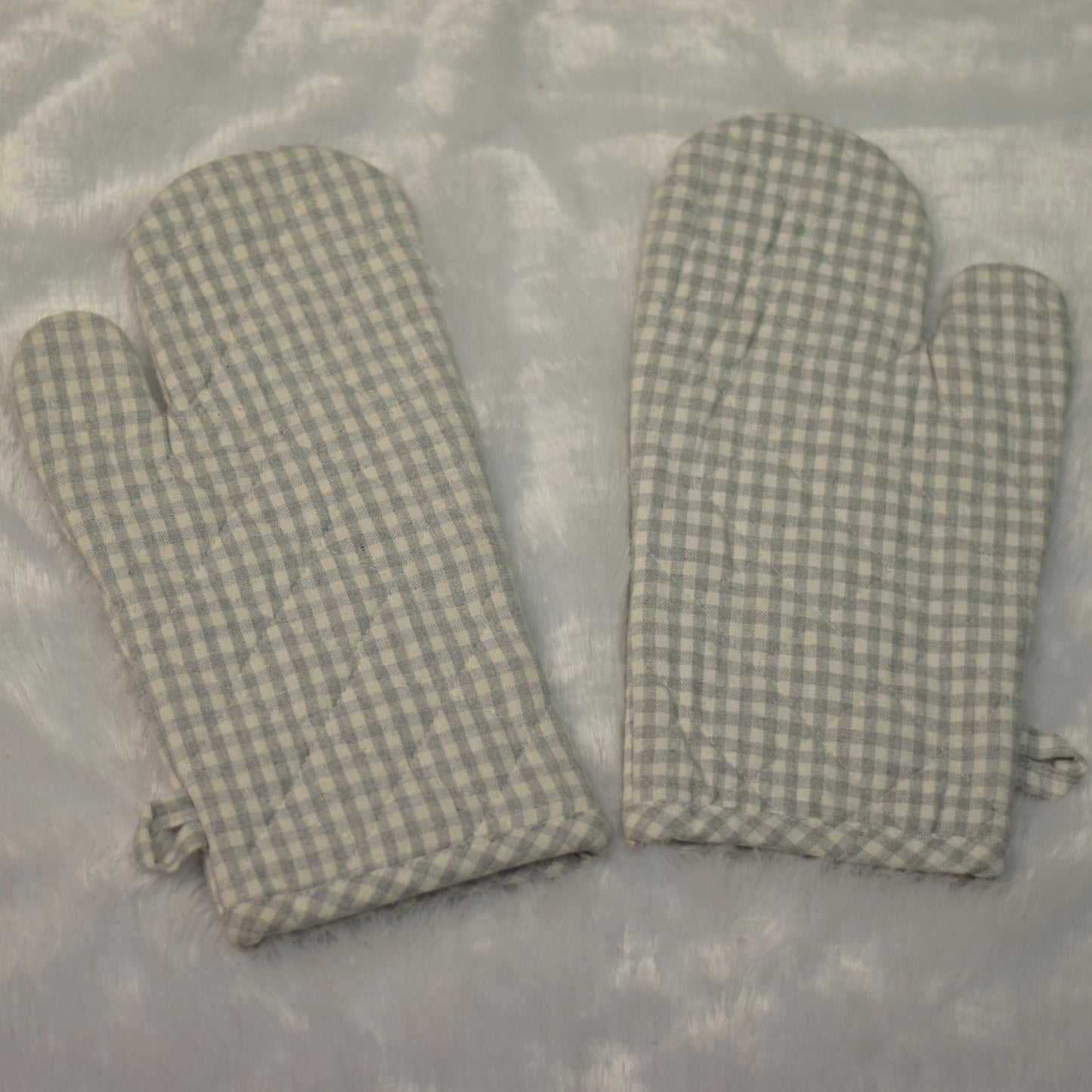 Grey Checkered Cotton Oven Gloves – Heat Resistant Kitchen Mitts (Set of 2)