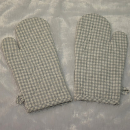 Grey Checkered Cotton Oven Gloves – Heat Resistant Kitchen Mitts (Set of 2)