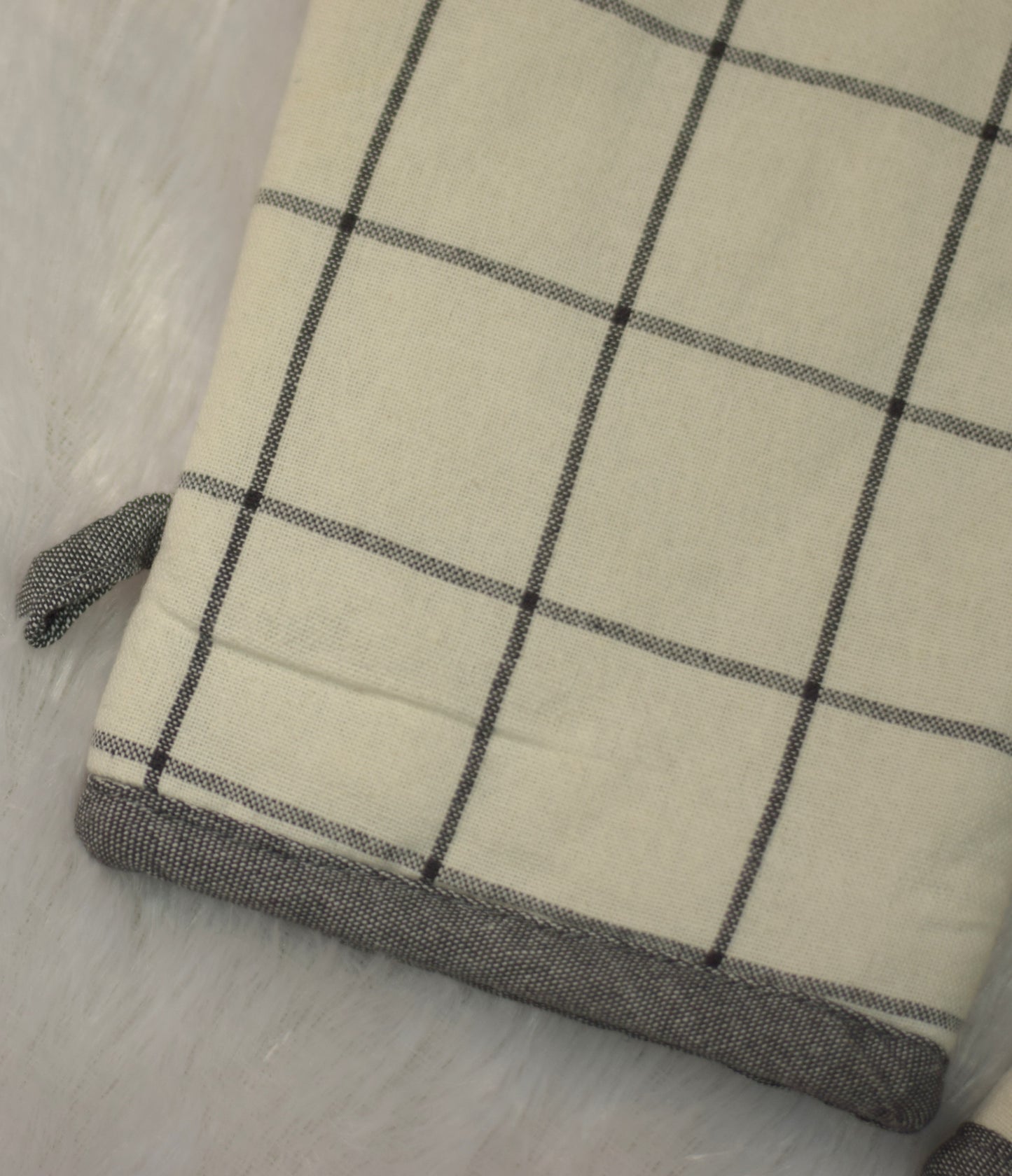 Classic Checkered Cotton Oven Gloves – Heat Resistant Kitchen Mitts (Set of 2)