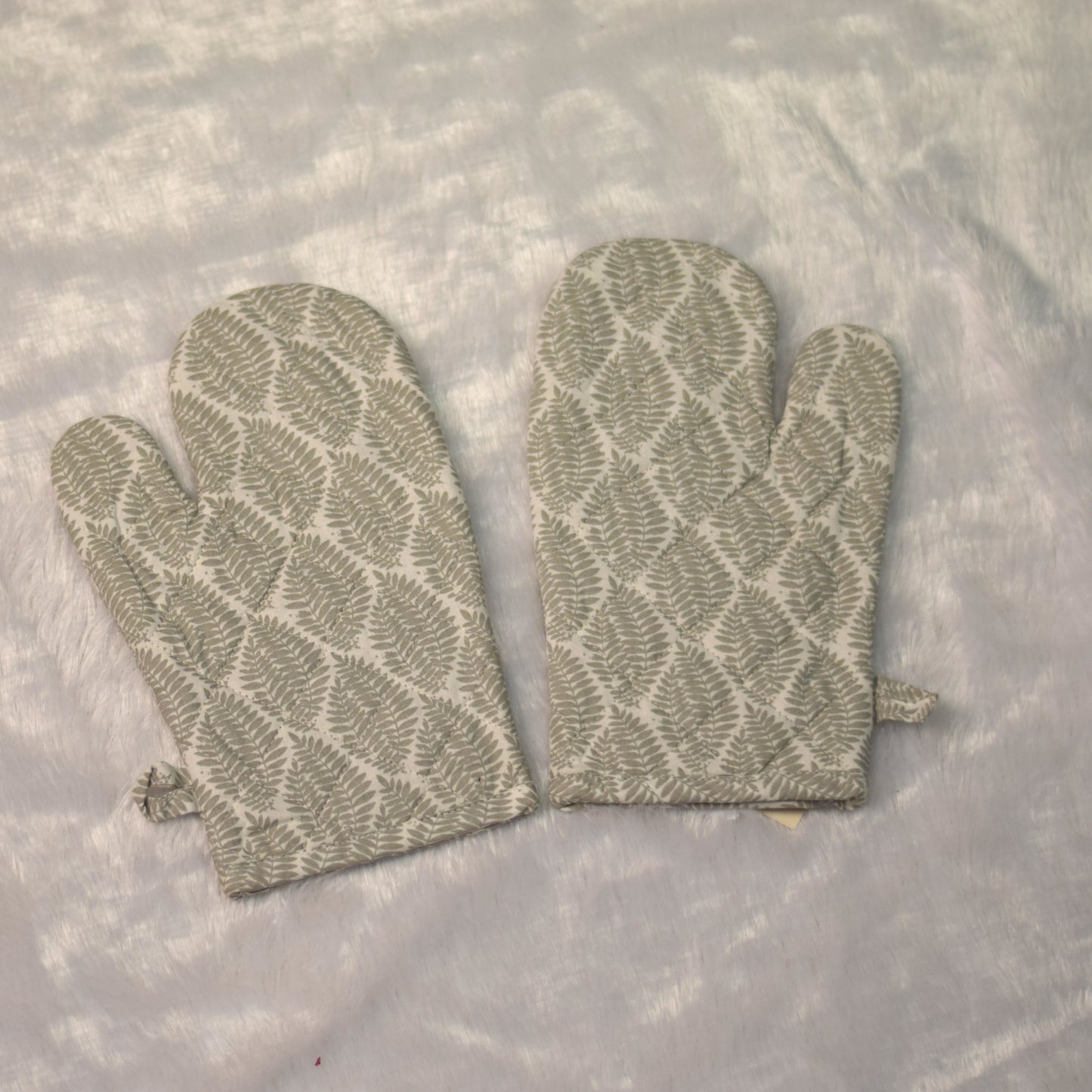 Leaf Pattern Cotton Oven Gloves – Set of 2