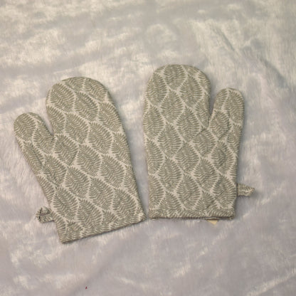 Leaf Pattern Cotton Oven Gloves – Set of 2