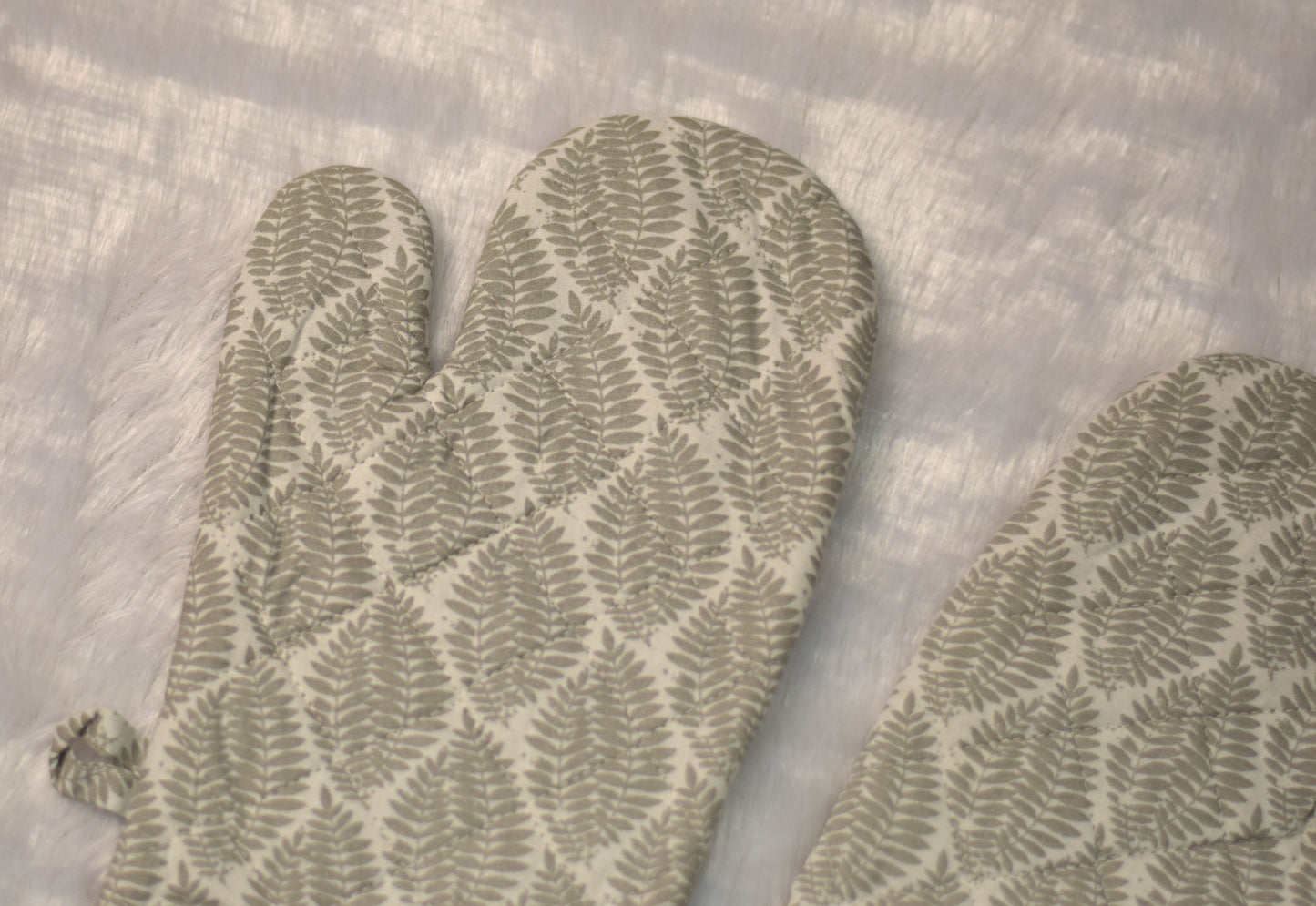 Leaf Pattern Cotton Oven Gloves – Set of 2