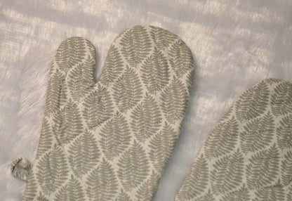 Leaf Pattern Cotton Oven Gloves – Set of 2