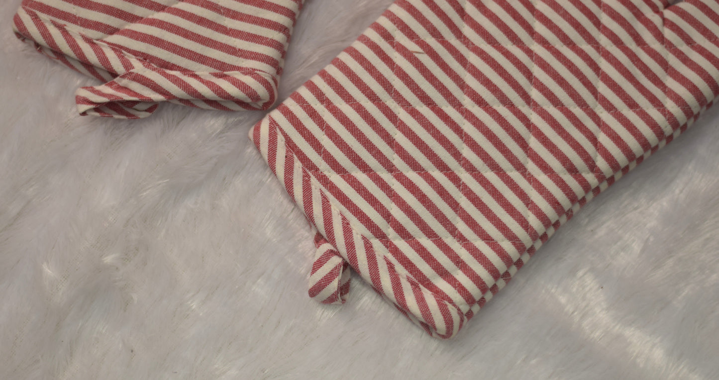 Red & White Striped Cotton Oven Gloves – Heat Resistant Kitchen Mitts (Set of 2)