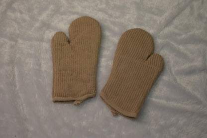 Beige Cotton Quilted Oven Gloves – Heat Resistant Kitchen Mitts (Set of 2)