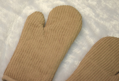 Beige Cotton Quilted Oven Gloves – Heat Resistant Kitchen Mitts (Set of 2)