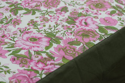 Pink Floral Cotton King Size Bedspread with Green Border – Elegant Bedroom Cover