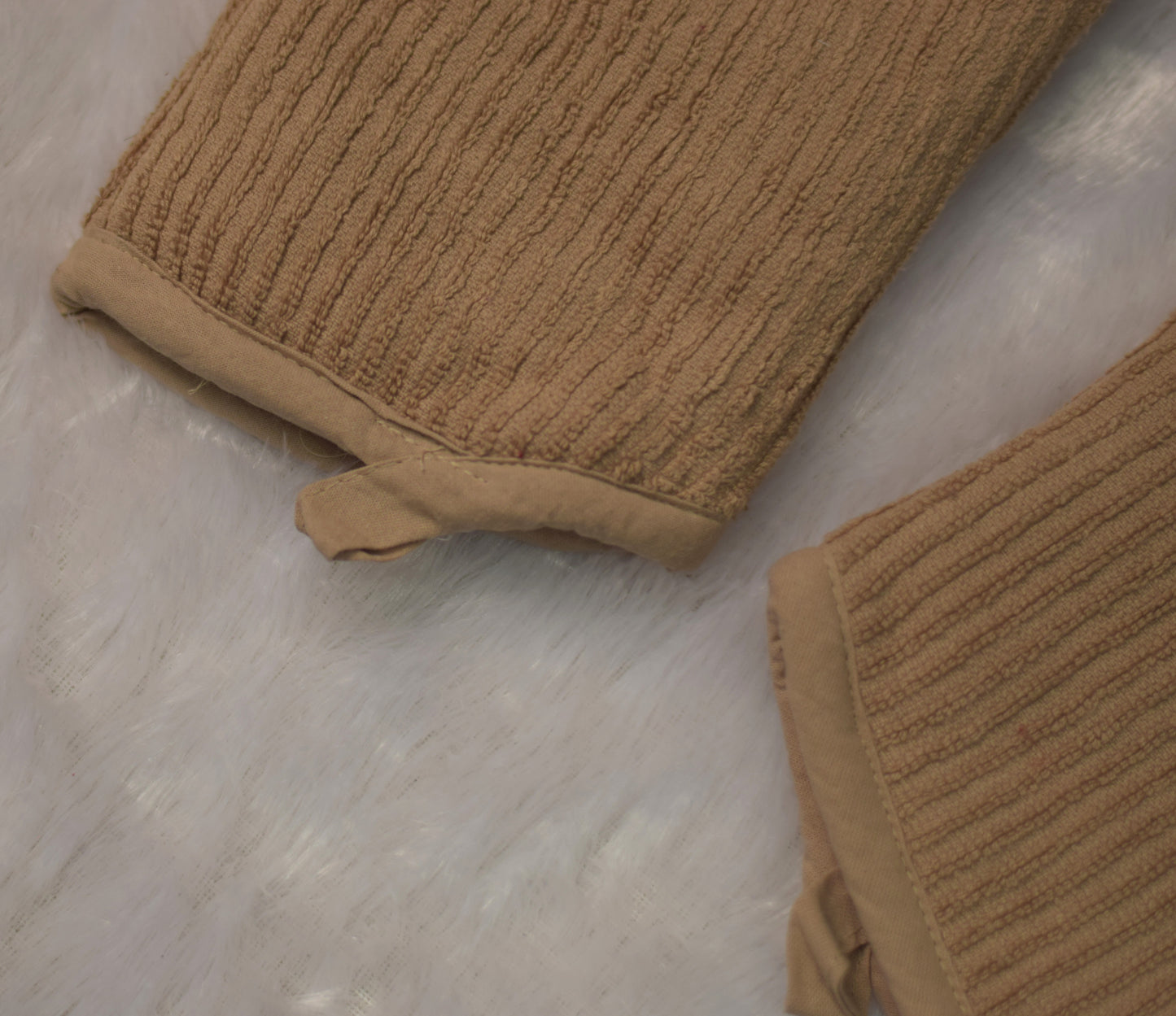 Beige Cotton Quilted Oven Gloves – Heat Resistant Kitchen Mitts (Set of 2)