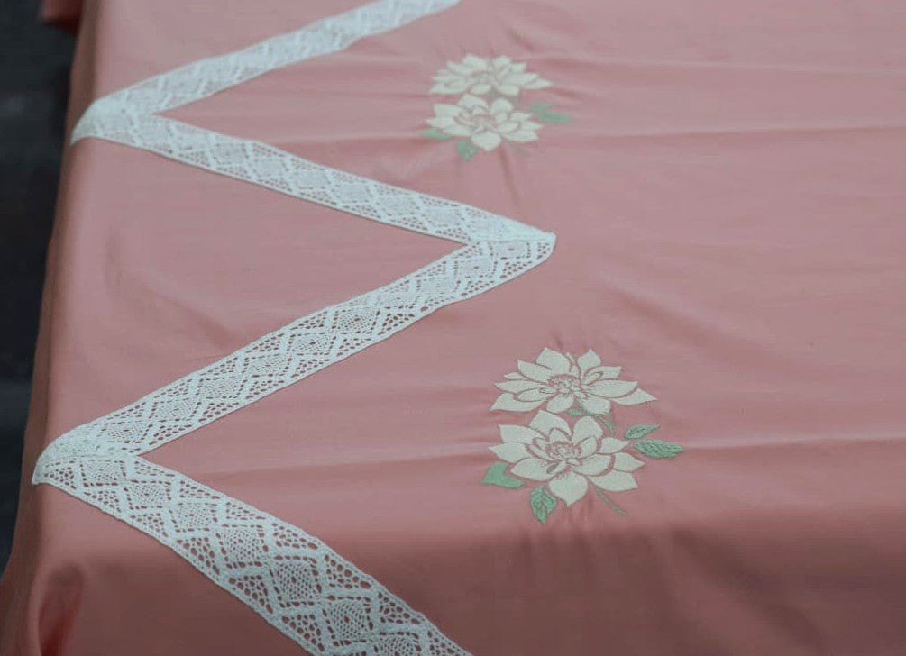 Elegant Floral King Size Bedspread with Lace Border – Soft Cotton, Blush Pink