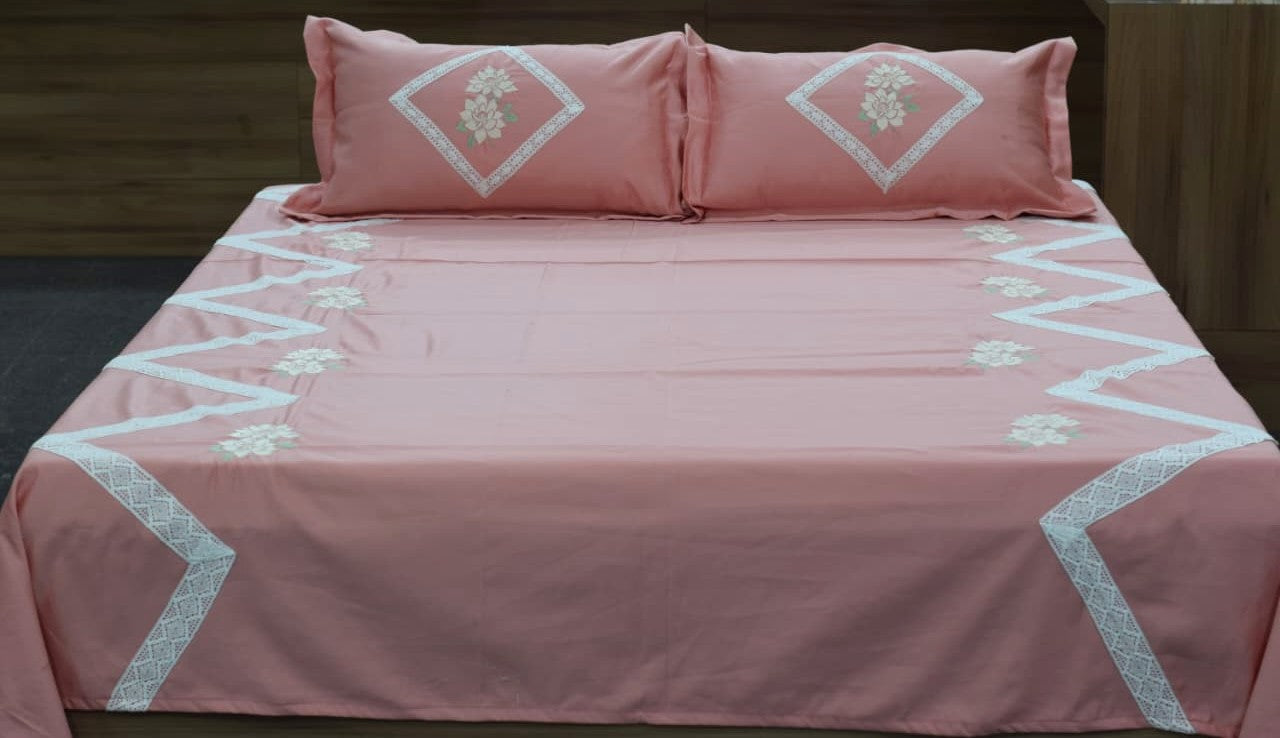 Elegant Floral King Size Bedspread with Lace Border – Soft Cotton, Blush Pink