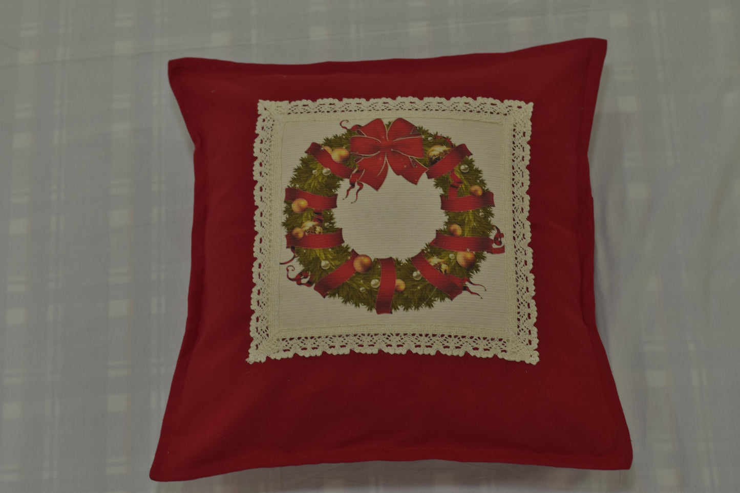 Festive Holiday Wreath Print Pillow Cover with Elegant Lace Edge