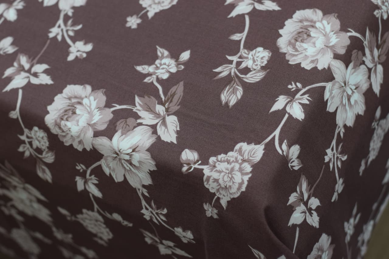 Elegant Floral Queen Size Bedspread – Soft Cotton Feel | Brown & Ivory Design