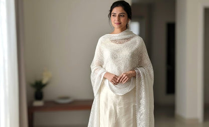 Elegant Off-White Churidar Shawl with Delicate Floral Embroidery – 30x94 Inches