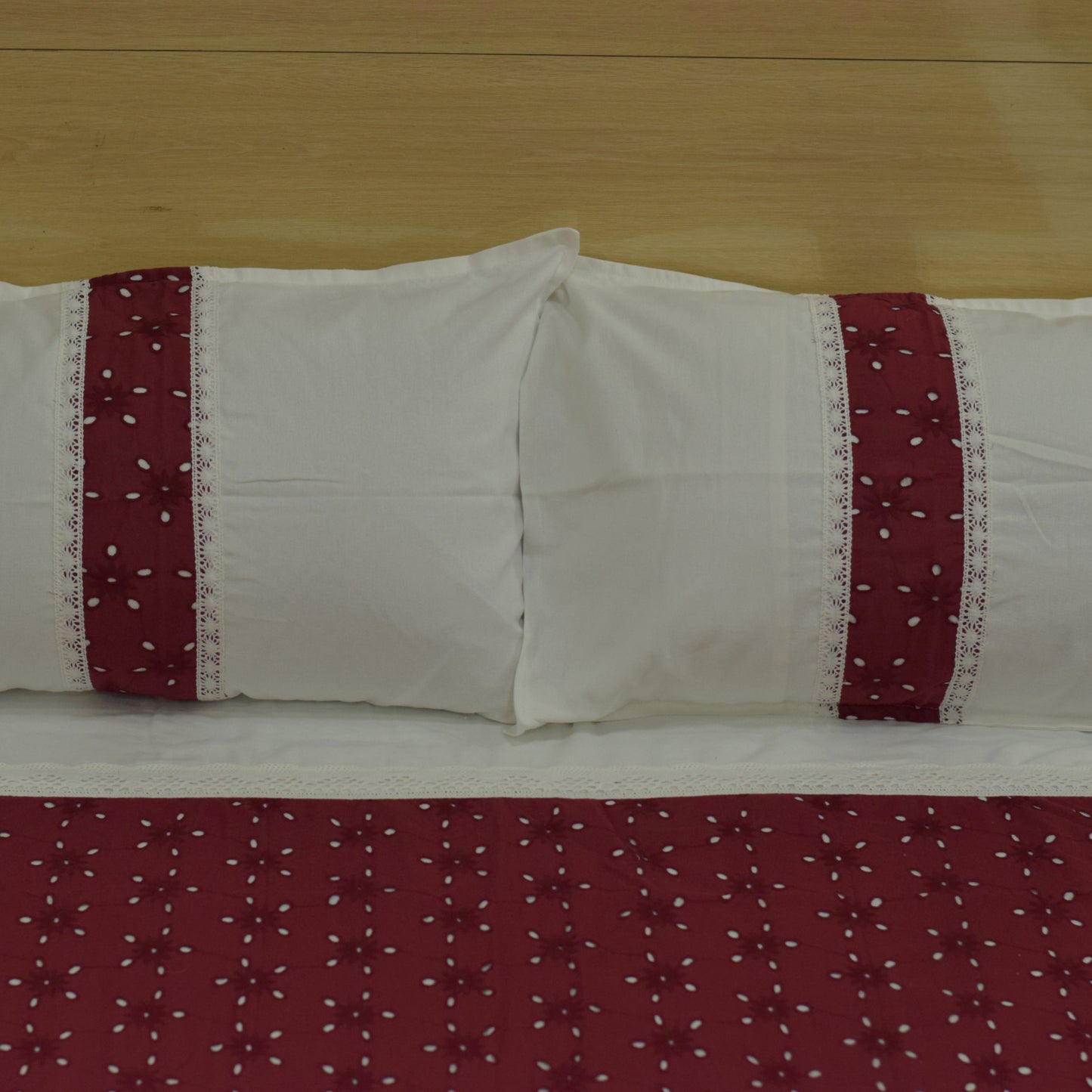 Elegant Maroon & White Cotton King Size Bedsheet Set with Pillow Covers