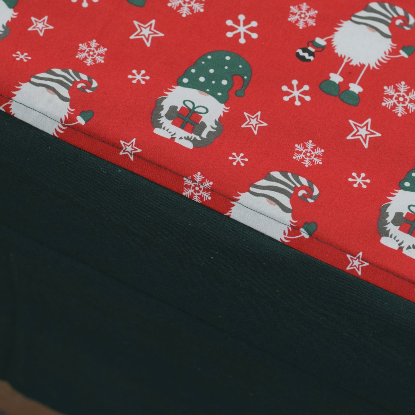 Festive Santa Print King Size Bedsheet with 2 Pillow Covers – Red & Green Christmas Theme