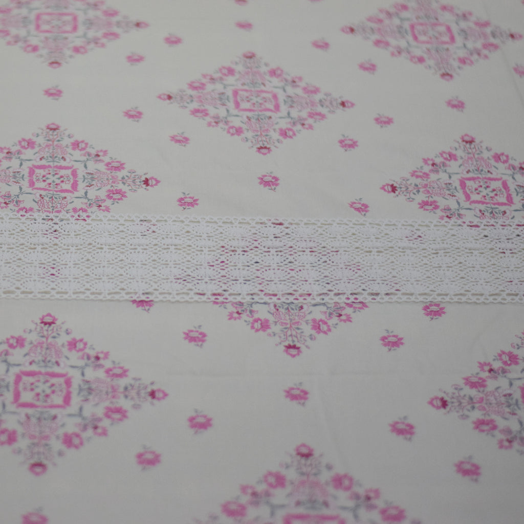 Elegant Floral King Size Bed Sheet with Pillow Covers – Soft Cotton Fabric