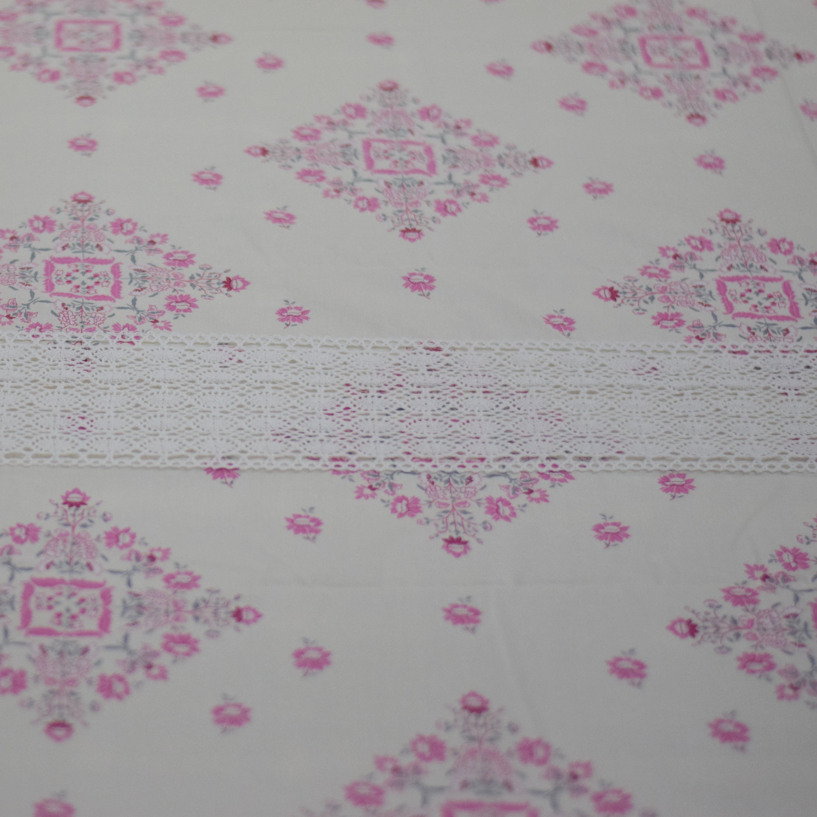 Elegant Floral King Size Bed Sheet with Pillow Covers – Soft Cotton Fabric