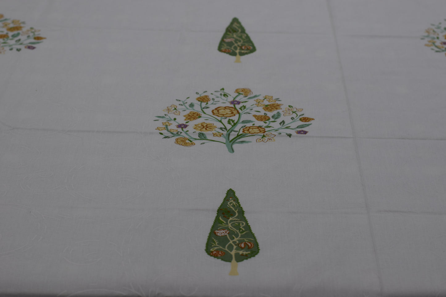 Elegant Garden Bloom Printed Queen Size Cotton Bedsheet with Pillow Covers