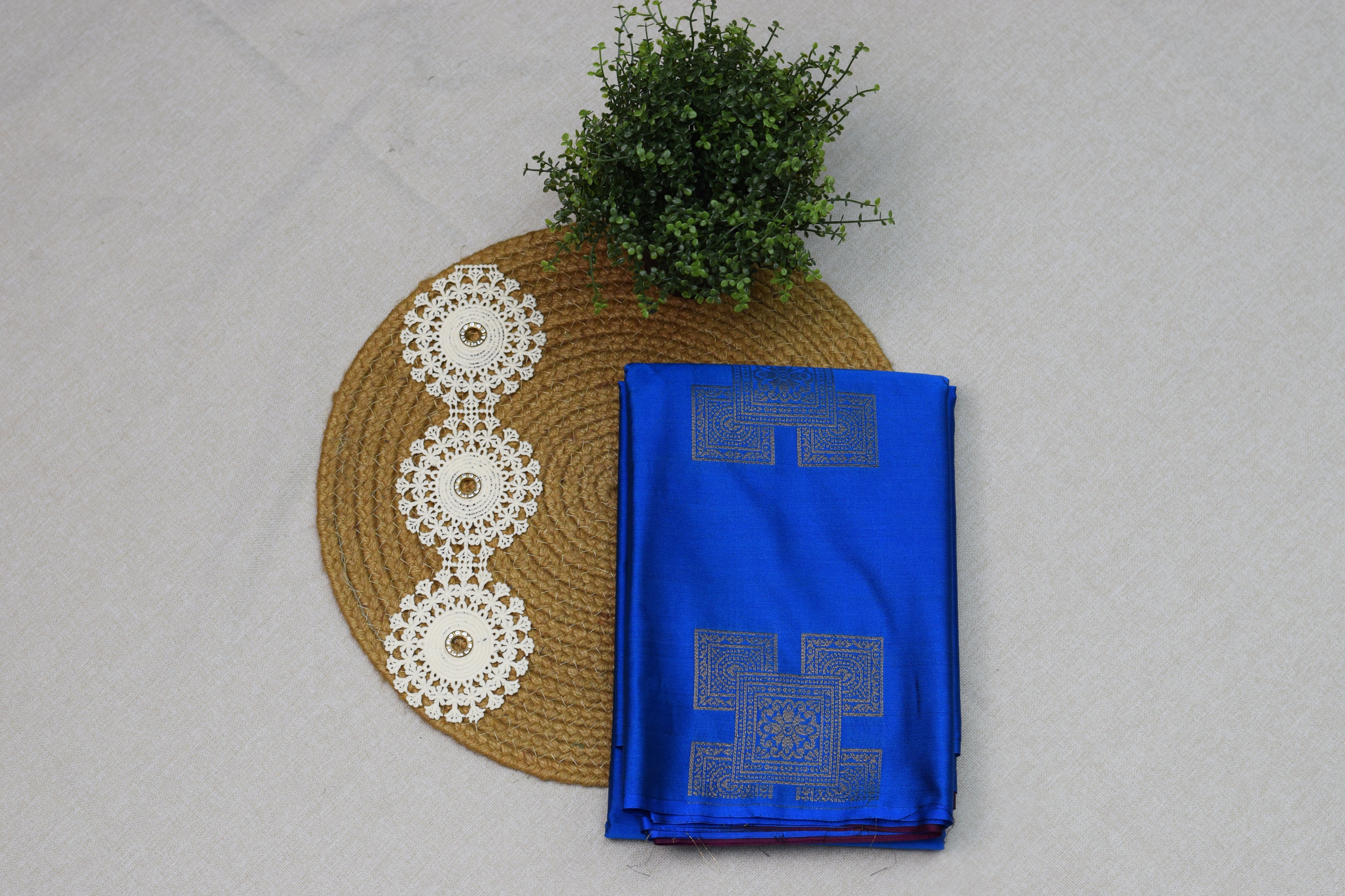 Royal Blue Semi Silk Saree with Gold Zari Geometric Design & Contrast Pallu