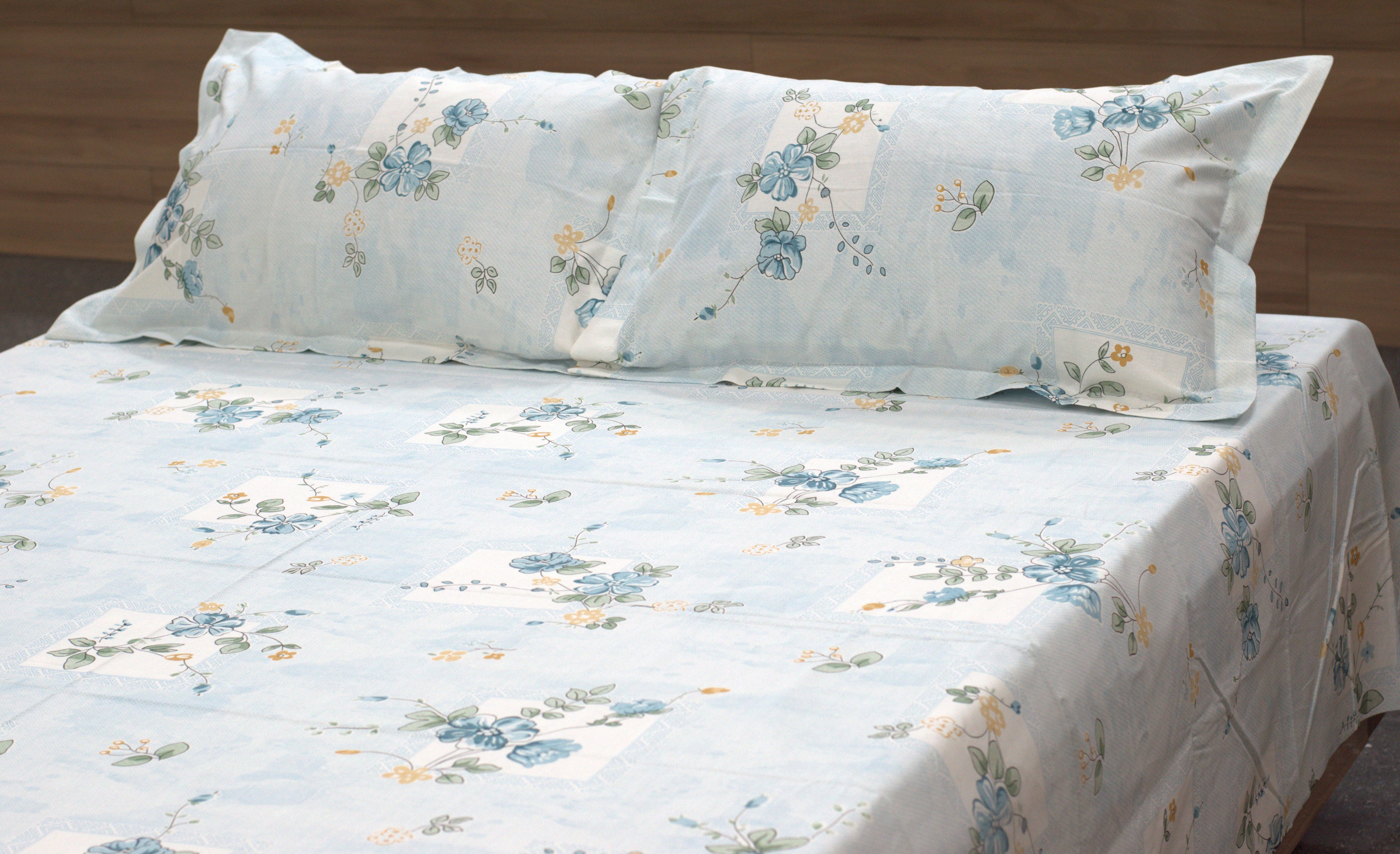 Queen Size Floral Cotton Bedsheet with 2 Pillow Covers – Soft Blue Printed Bed Sheet for Bedroom