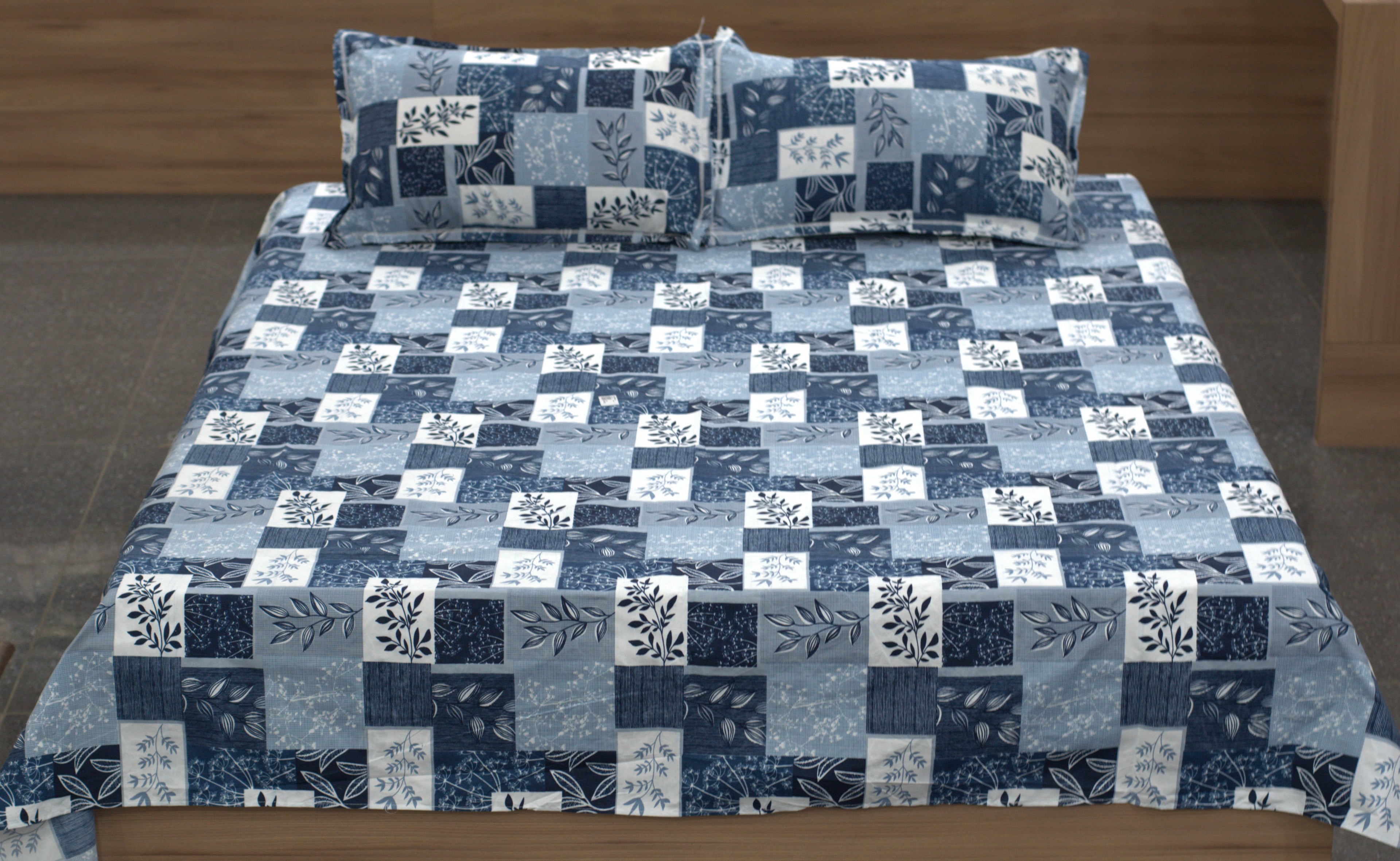 Soft Feel Blend Bedsheet – Blue Patchwork Floral Design (225 x 250 cm)