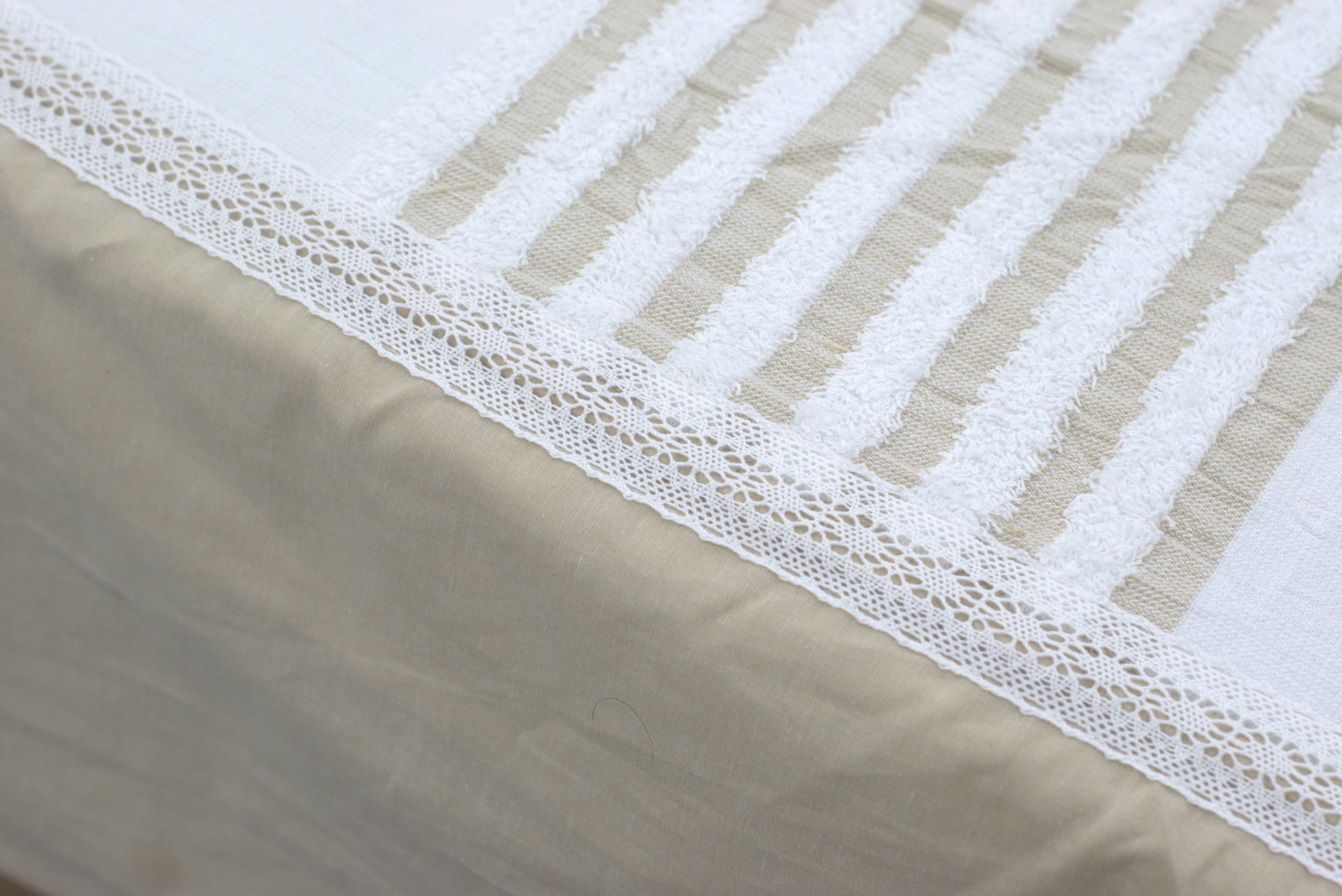 King Size Cotton Bedspread Set with Striped Design – Elegant White &amp; Beige Bedding with Pillow Covers