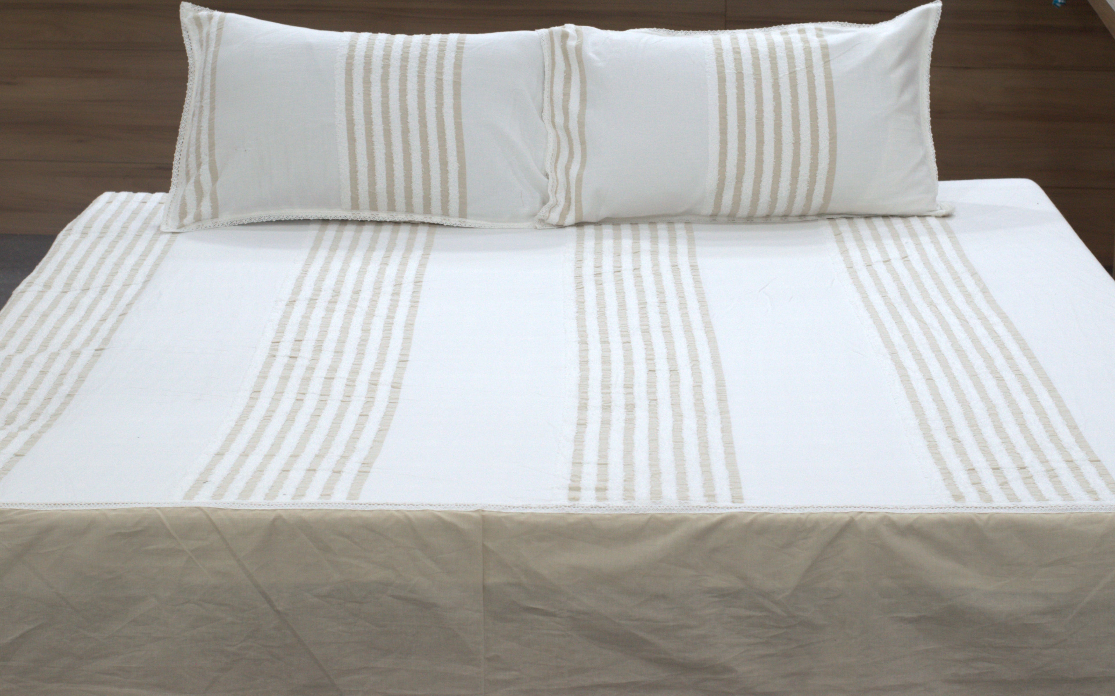 King Size Cotton Bedspread Set with Striped Design – Elegant White &amp; Beige Bedding with Pillow Covers
