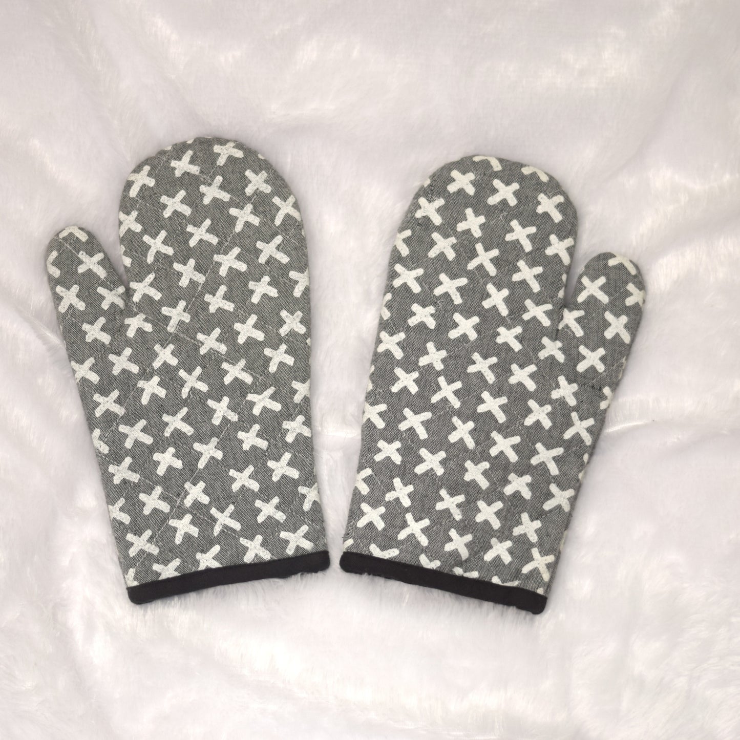 Grey Cross Pattern Cotton Oven Gloves – Set of 2