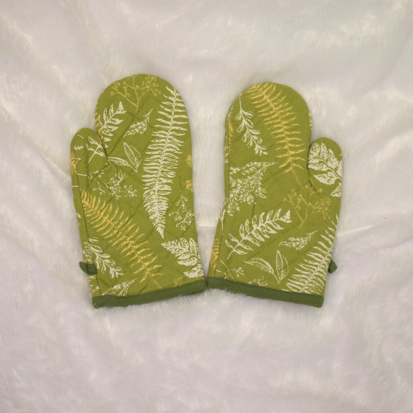 Green Leaf Print Cotton Oven Gloves – Set of 2