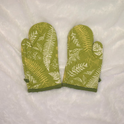 Green Leaf Print Cotton Oven Gloves – Set of 2