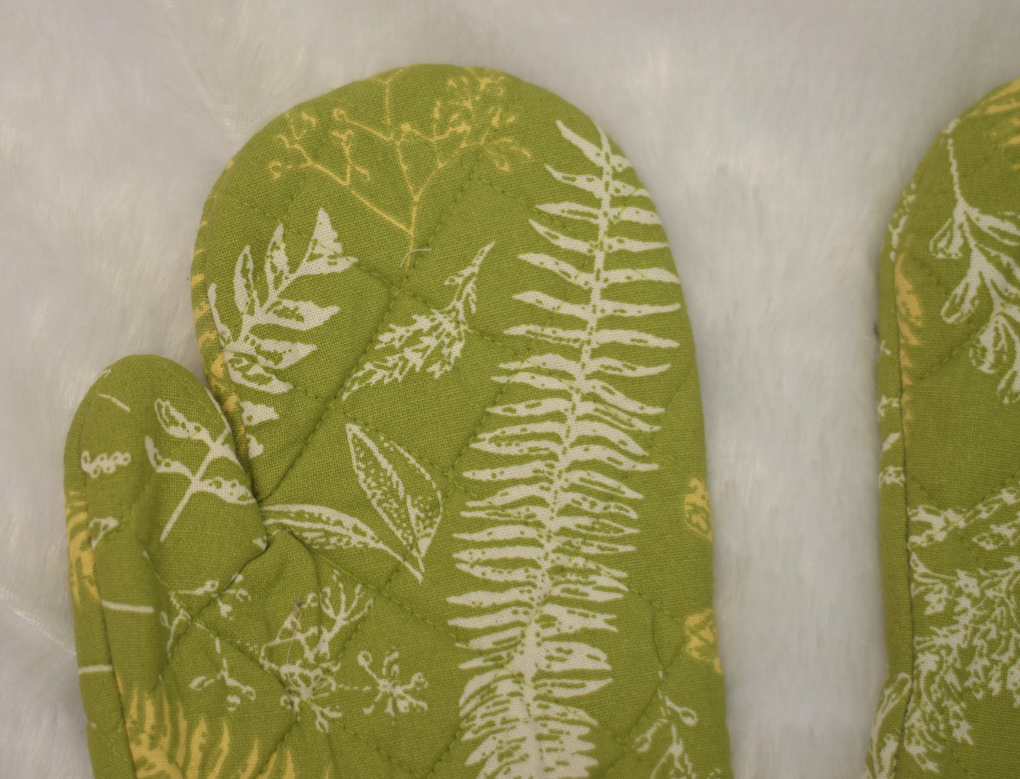 Green Leaf Print Cotton Oven Gloves – Set of 2