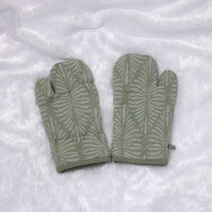 Sage Green Leaf Pattern Quilted Oven Gloves – Heat Resistant Kitchen Mitts (Set of 2)