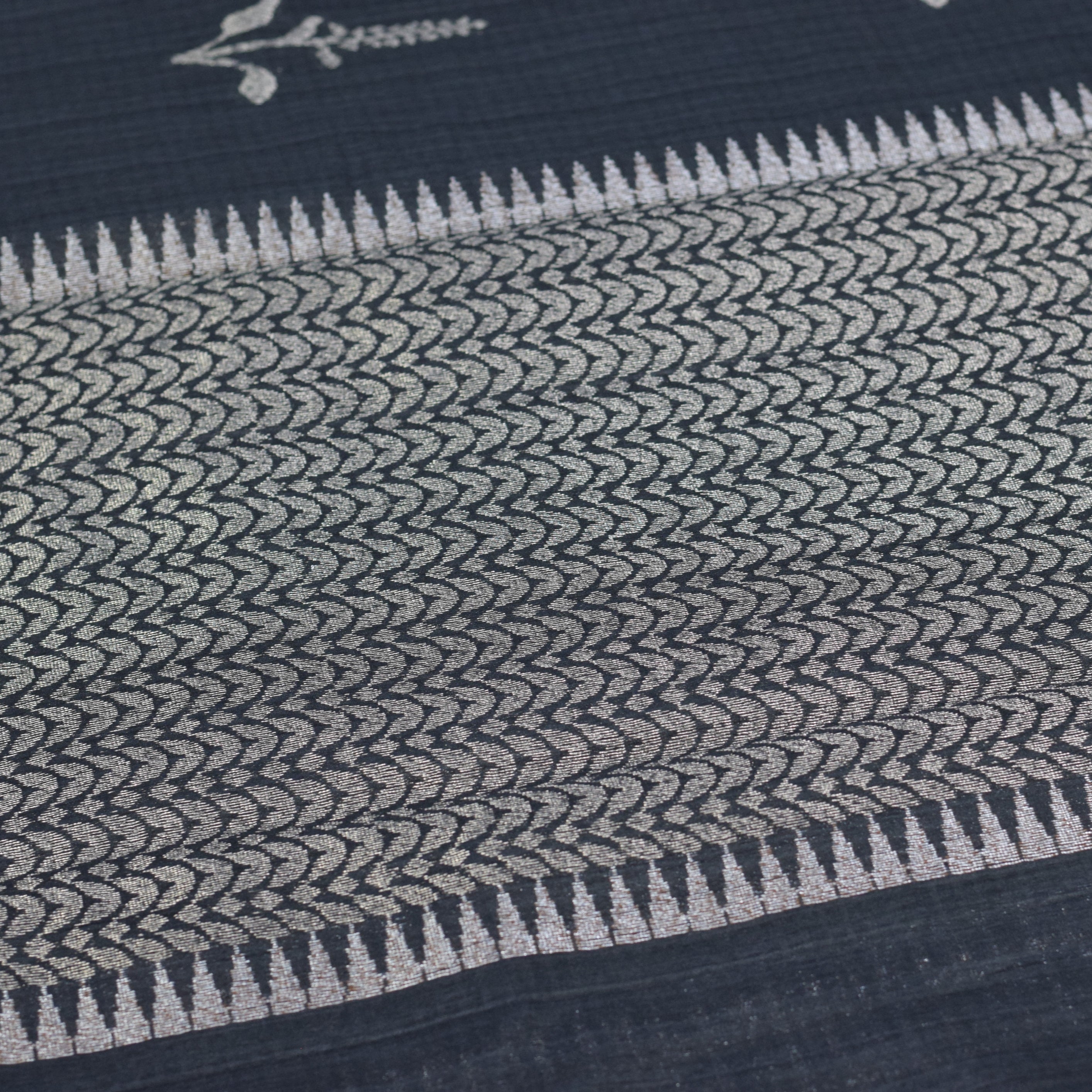 Elegant Cotton Silk Saree with Subtle Woven Design– Traditional  & Stylish