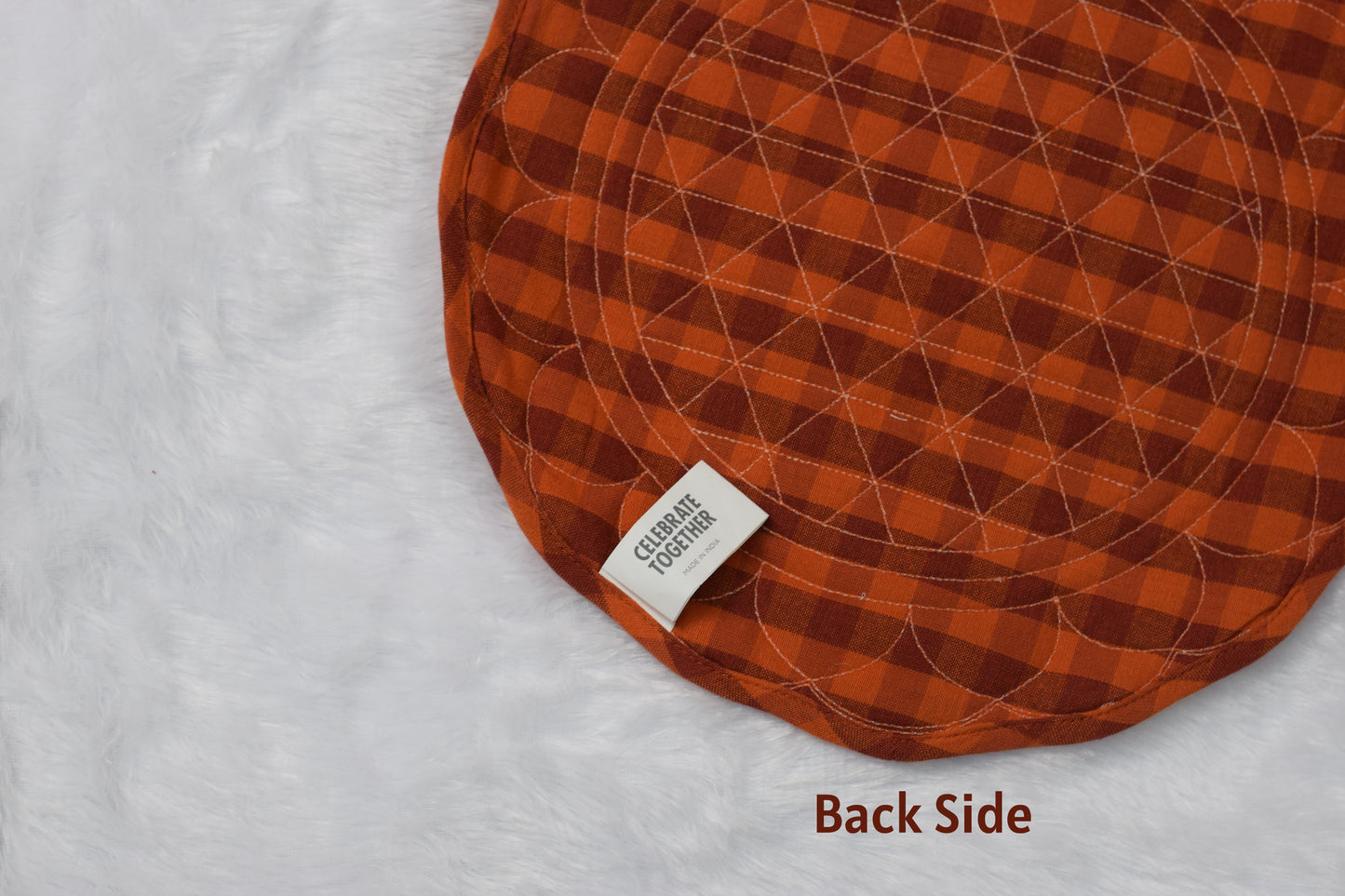 Autumn Leaf Round Table Mat – Quilted Cotton Dining Décor