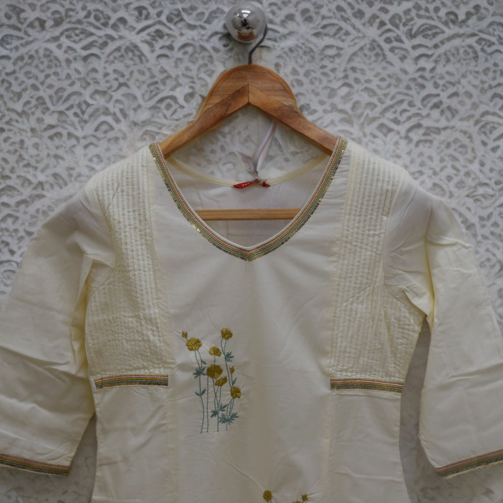 Elegant Cream Floral Embroidered Cotton Kurta