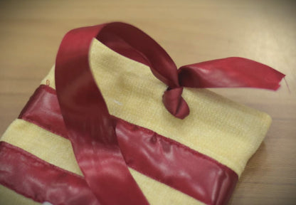 Festive Santa Wine Bottle Cover – Soft Fabric Christmas Gift Bag