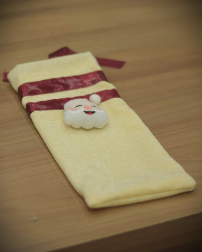 Festive Santa Wine Bottle Cover – Soft Fabric Christmas Gift Bag